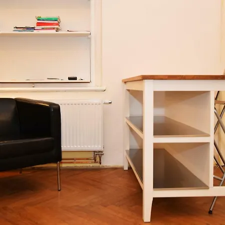 New Central Apt With Great City Vibes! * Prag