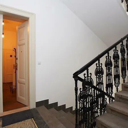 아파트 New Central Apt With Great City Vibes! *