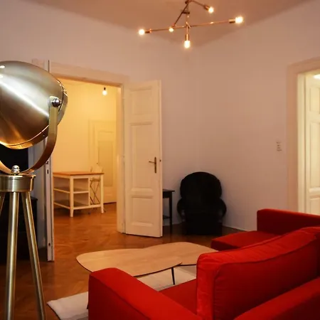 New Central Apt With Great City Vibes! 아파트