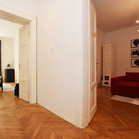 New Central Apt With Great City Vibes! *